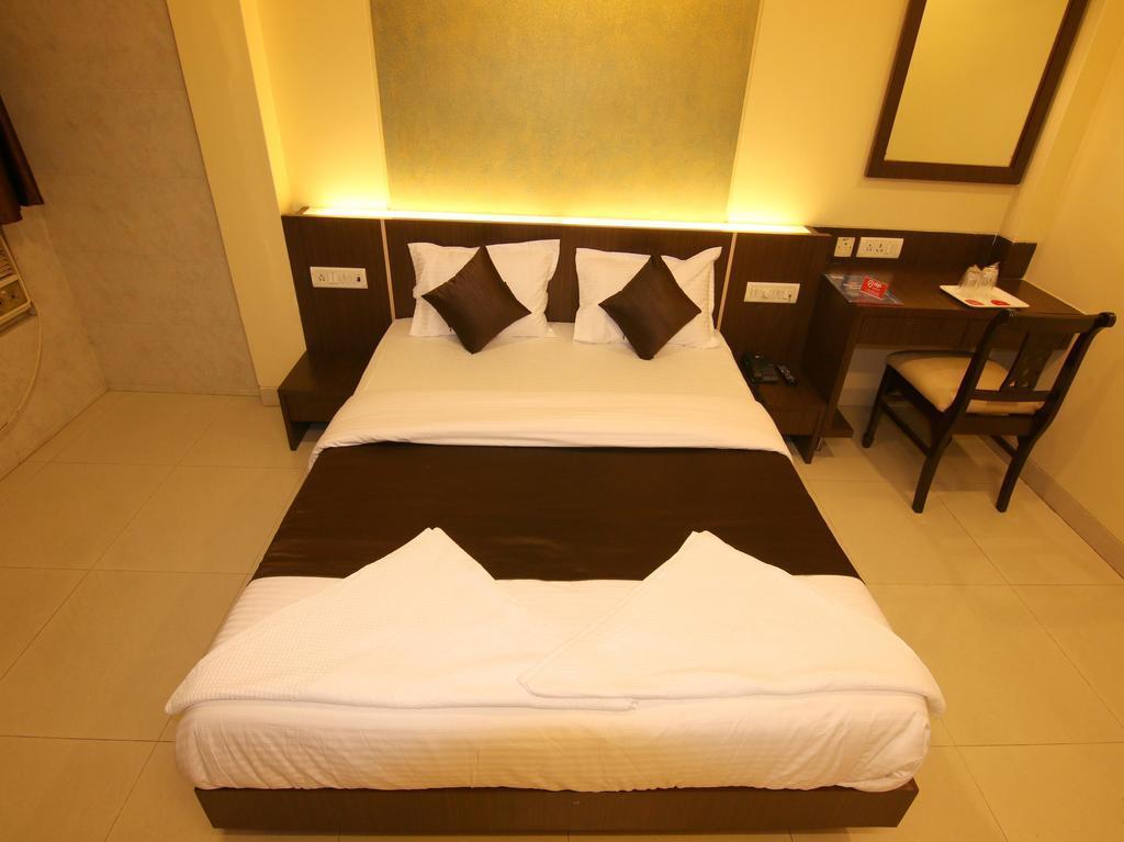 Hotel Panvel Palace Екстер'єр фото