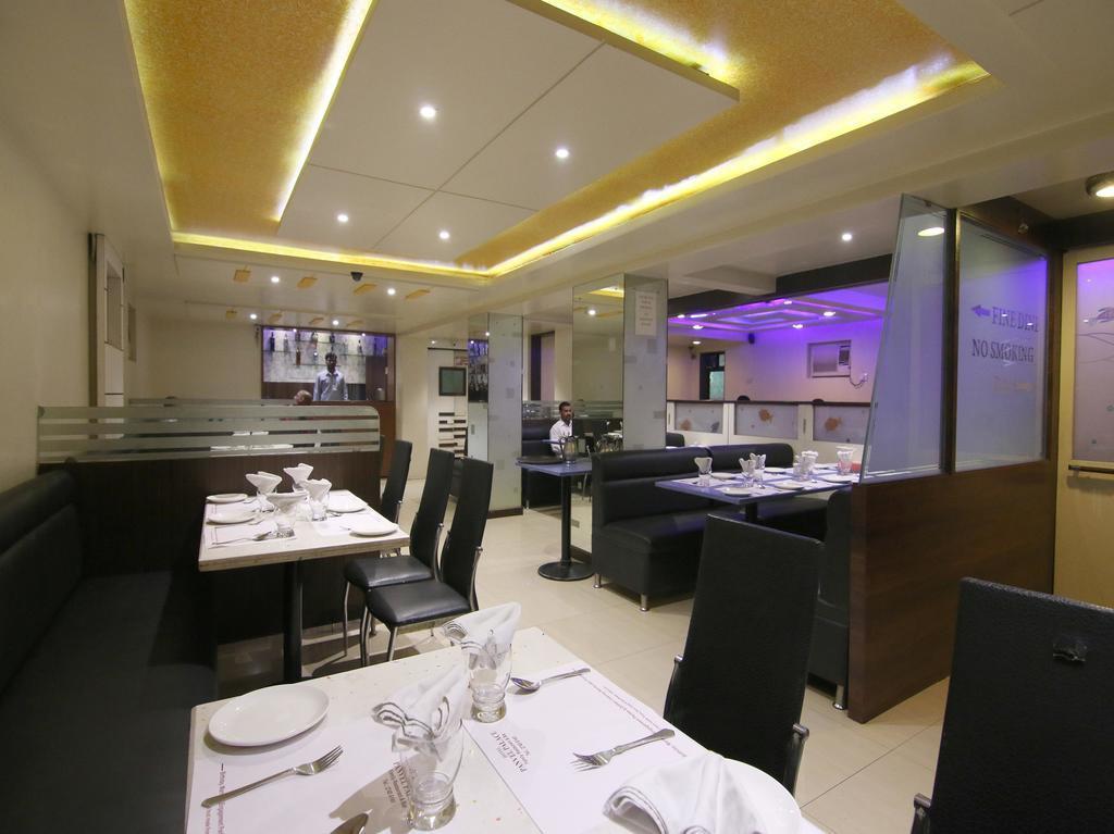 Hotel Panvel Palace Екстер'єр фото